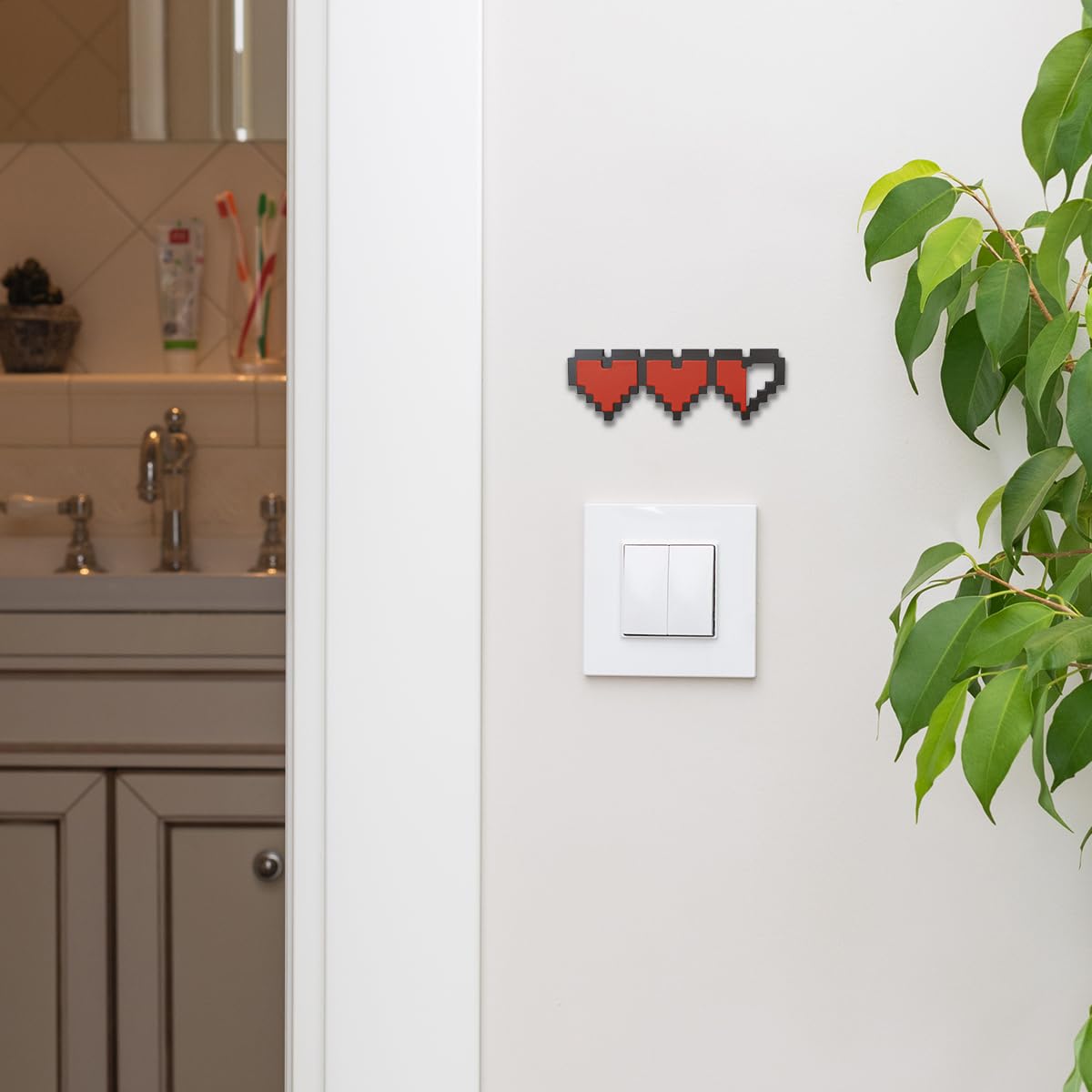 INSOVITA Gaming Logo Sign, Gaming Decor, Small Pixel Heart Container, Small Game Room Decor, Hanging Gaming Wall Decor, Great Gamer Gifts, Retro Gaming Stuff.